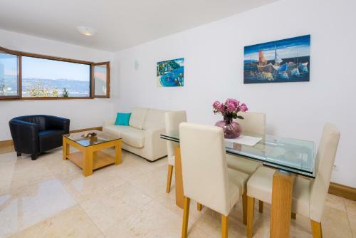 Apartments - Villa Salena With Two Pools