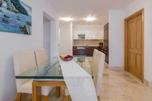 Apartments - Villa Salena With Two Pools