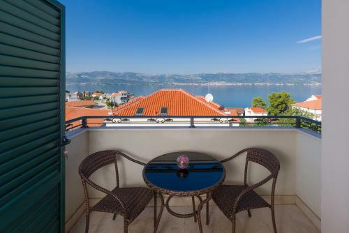 Apartments - Villa Salena With Two Pools
