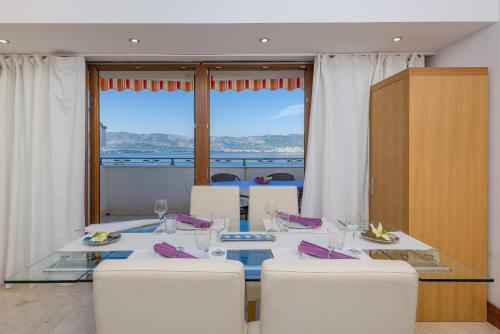 Apartments - Villa Salena With Two Pools