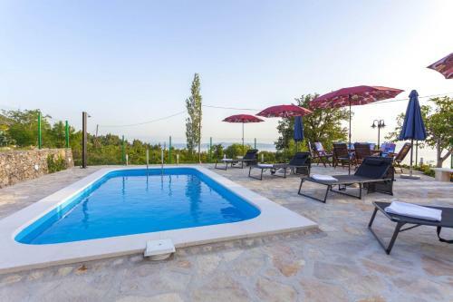 Villa Ljubini Dvori In Tucepi, Private Pool