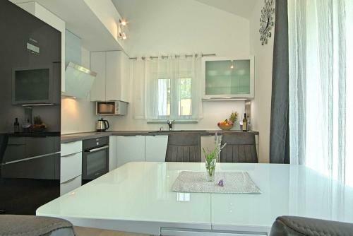 Villa Crystallina