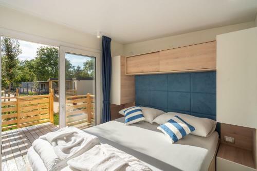 Mediteran Kamp Mobile Homes In Camping Park Umag