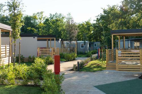 Mediteran Kamp Mobile Homes In Camping Park Umag