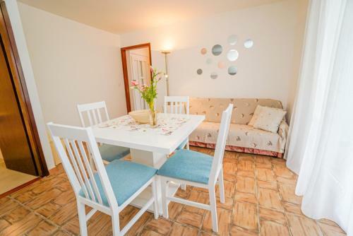 Hostal Apartments Maslina