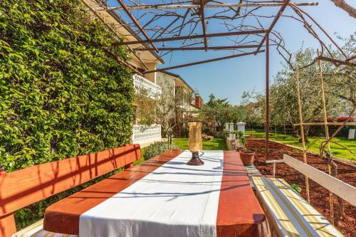 Hostal Apartments Franeli?