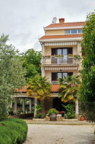 Hostal 1a Lilly Vabriga With Sea View