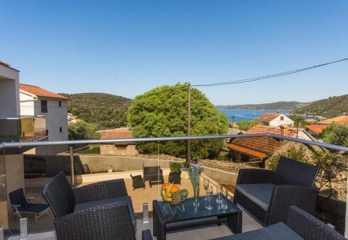 Apartments Ivica - 10m From Sea