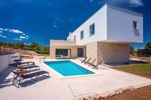 Modern Villa M30 With Private Pool, 3 En-suite Bedrooms