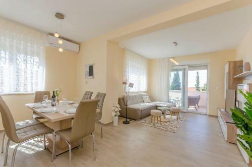 Apartments Luxury And Sea View