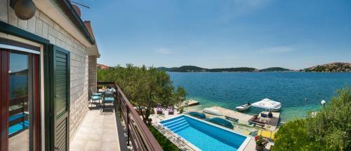 Villa Lucmar - Swimming Pool