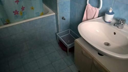 Apartmani Mid Ra?inska 41 Brodarica Kod ?ibenika