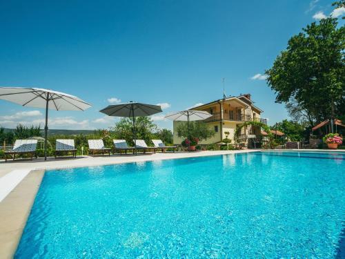 Charming Holiday Home In Grubine With Pool