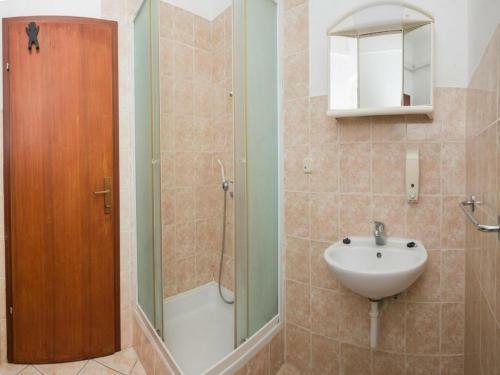 Apartments Gaj Brodarica