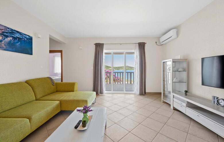 Six-bedroom Holiday Home In Kalebova Luka