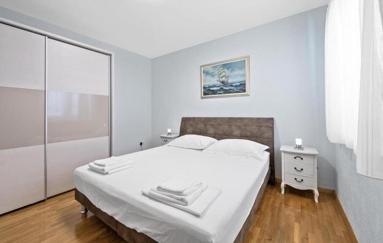 Six-bedroom Holiday Home In Kalebova Luka