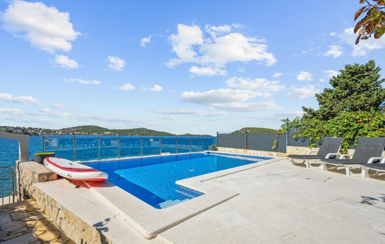 Six-bedroom Holiday Home In Kalebova Luka
