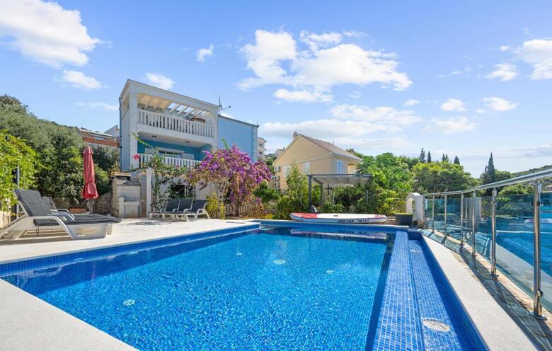 Six-bedroom Holiday Home In Kalebova Luka