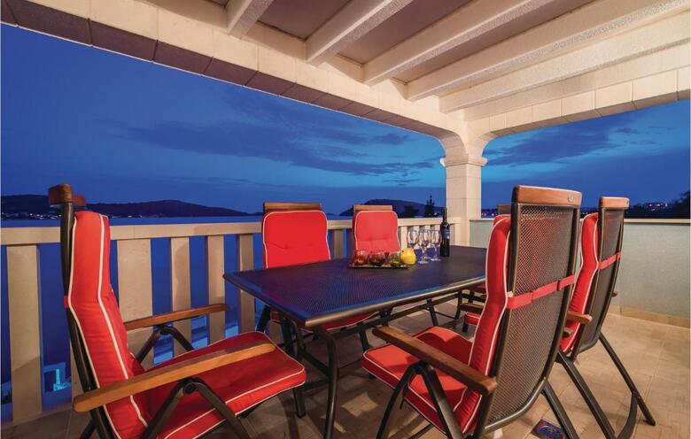 Six-bedroom Holiday Home In Kalebova Luka