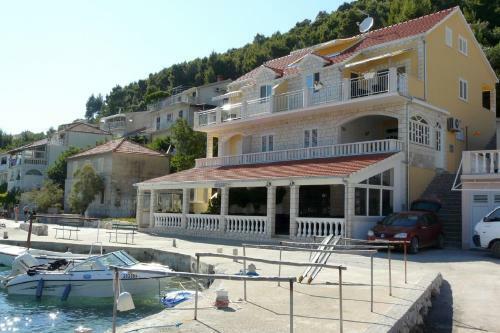 Apartments Kor?ula