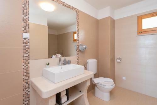 Exceptional Beachfront Holiday Villa On Kor?ula Island