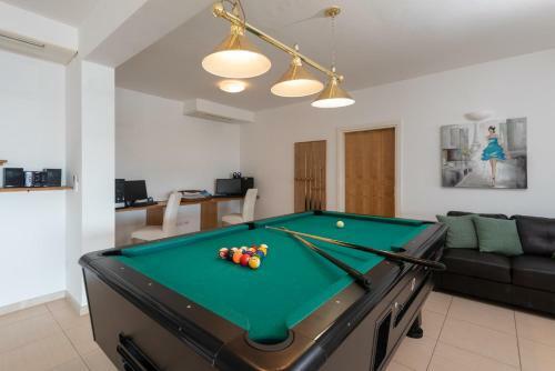 Exceptional Beachfront Holiday Villa On Kor?ula Island
