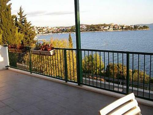 Apartment Kira - 20m From Beach