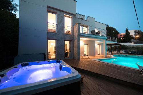 Villa Jely