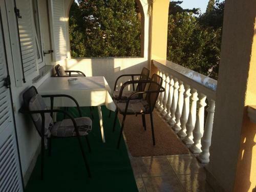 Family Apartments With See View
