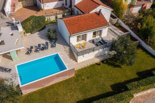 Villa Tela With Pool