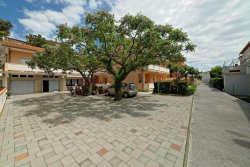 Hostal Apartments Palit Rab