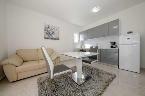 Hostal Apartments Palit Rab