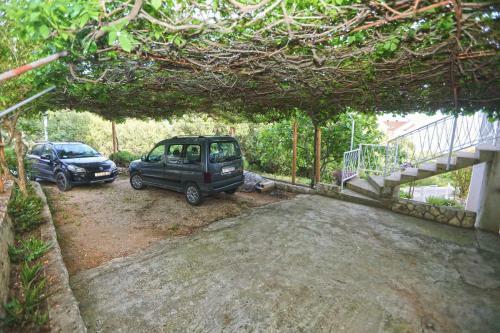 Apartments Ivan - 60m From The Sea