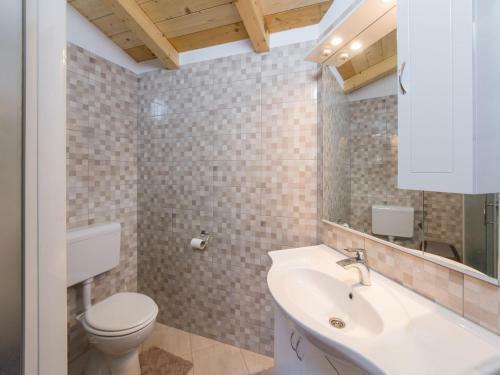Cozy Holiday Home In Vodnjan With Jacuzzi