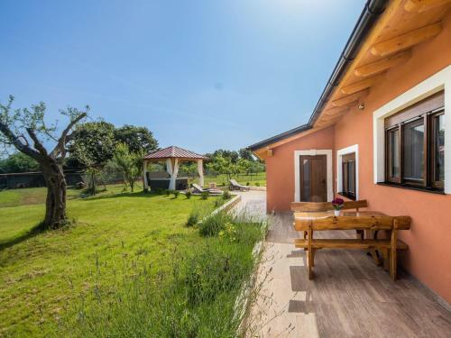 Cozy Holiday Home In Vodnjan With Jacuzzi