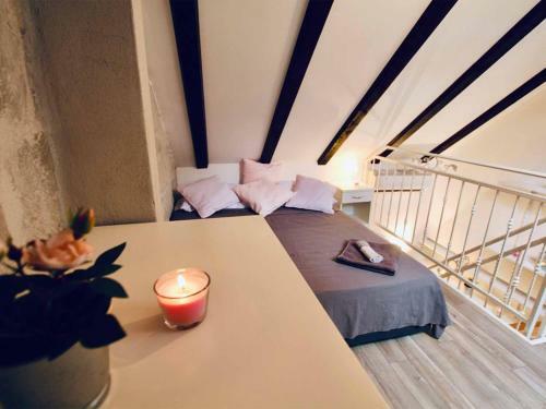 Dalmatian White Shell-two Bedroom Apartment