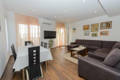 Apartment Happy