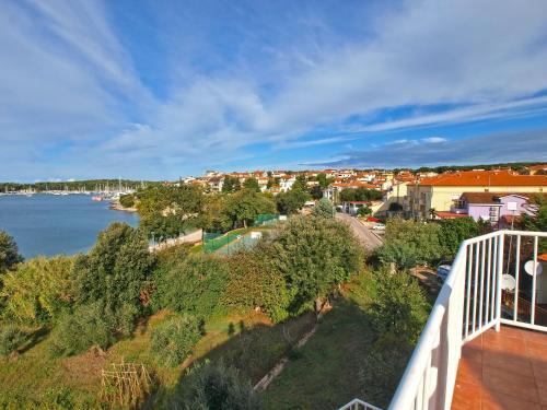Apartments By The Sea 750