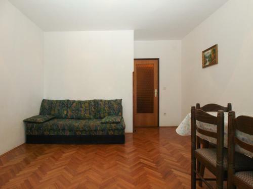 Apartments Evelina 1057