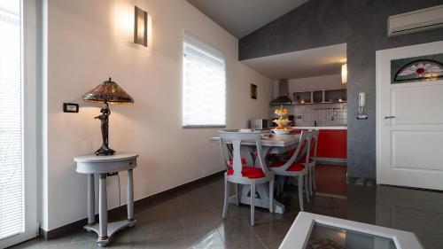 Villa Aylin 5-bed Next To The Sea