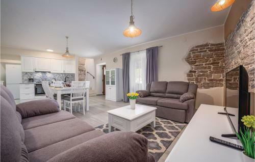 Three-bedroom Holiday Home In Zabrezani