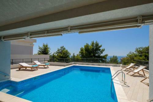 Villa Primortic - 7 Bedroom Villa - Great Pool Area - Perfect For Larger Groups