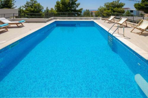 Villa Primortic - 7 Bedroom Villa - Great Pool Area - Perfect For Larger Groups