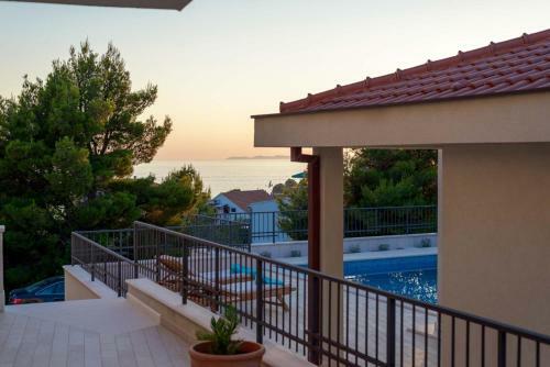 Villa Primortic - 7 Bedroom Villa - Great Pool Area - Perfect For Larger Groups