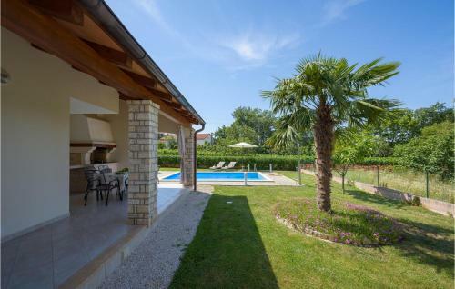 Three-bedroom Holiday Home In Kmacici