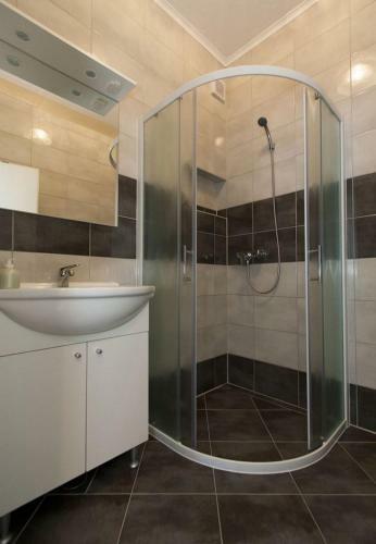 Apartments Zoran - Beach 400m