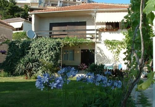 Apartment Zarko - 20 M From Beach