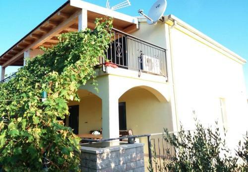 Apartments Ljuba - 200m From Beach