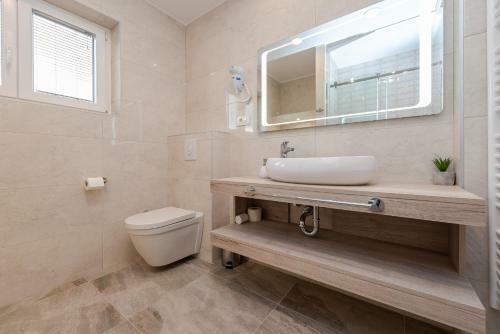 Hostal Apartments Tomo - Open Pool
