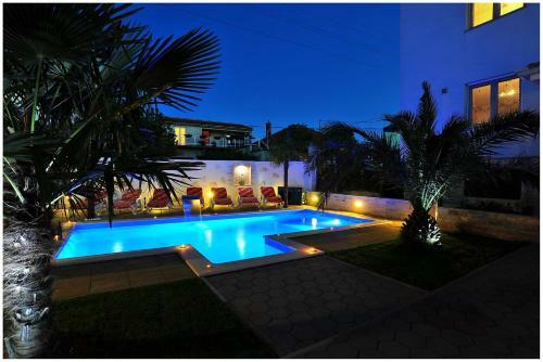 Hostal Apartments Tomo - Open Pool